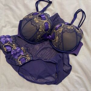 Cacique Underwire Bra & Panty Set